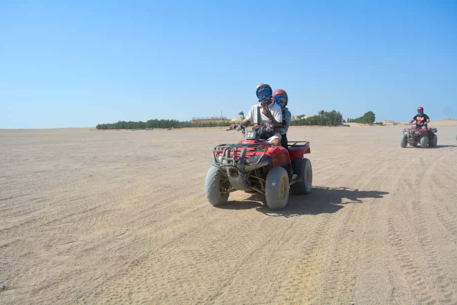 Desert Sunset Quad Bike ATV for 50Km, Oriental Show, Dinner, - Dinner and the evening show: good value, but check the pacing