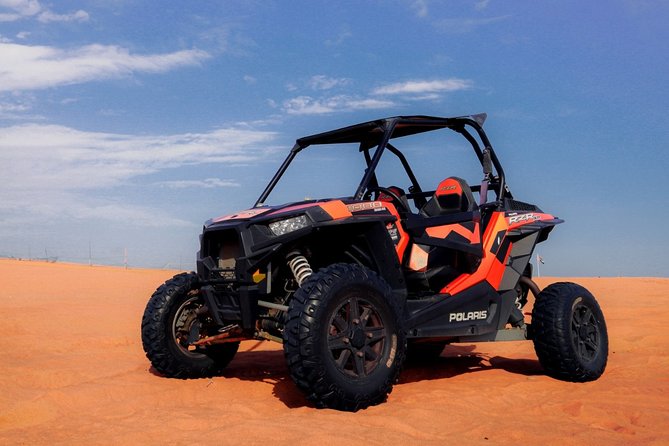 Dubai Buggy Tour in red sands and Desert Safari - Guides and the little details that shape the ride