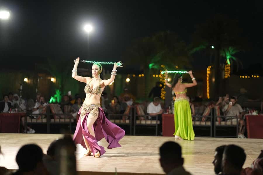 Dubai: Experience 60 Minutes Quad bike & BBQ Dinner - BBQ Dinner and Live Shows (6-Hour Option): What You Get and How It Lands