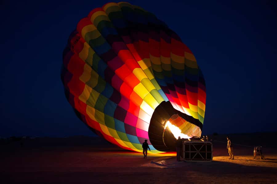 Dubai: Hot Air Balloon, Desert Safari, and Quad Biking Tour - Falcon show in flight and a ground moment afterward