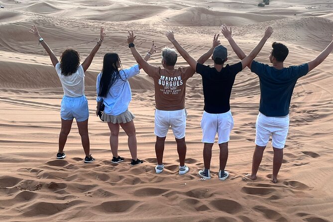 Dubai Red Dunes Safari, ATV, Camel ride, BBQ at Desert Camp - Food and drinks at the BBQ camp: how the buffet is handled