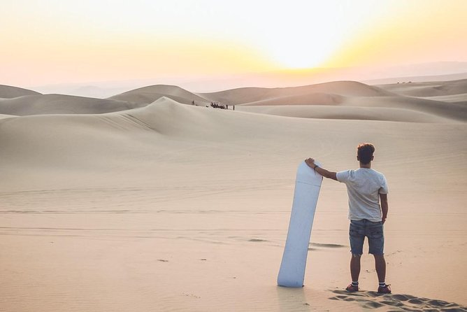 Dune buggy in Huacachina - Sandboarding at the Top: Practice with an Instructor