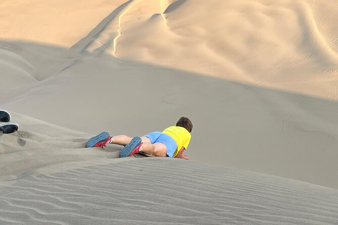 From Huacachina: Sunset buggy and sandboarding - Sunset and photo moments: when the dunes turn into a stage