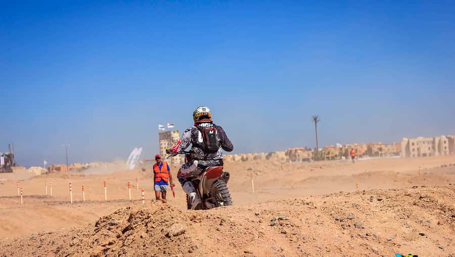 From Hurghada: El Gouna Quad and MX Bike Safari Tour - The Briefing and Track Choice: Beginner vs Pro Options
