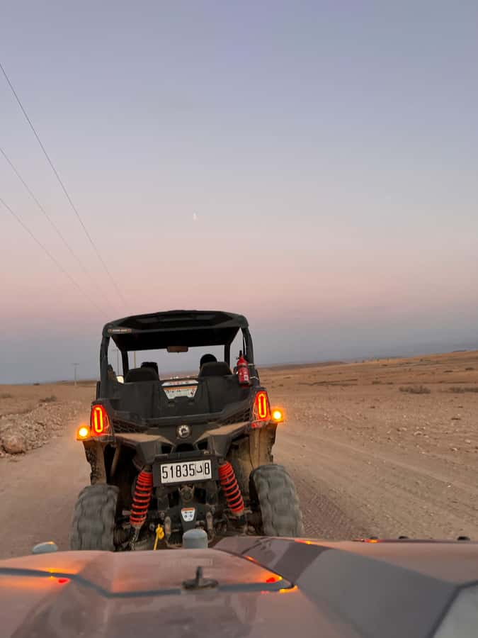 From Marrakech: Agafay Desert Buggy 1Hour & Dinner Show - Camp break time: where the tour shifts from speed to atmosphere