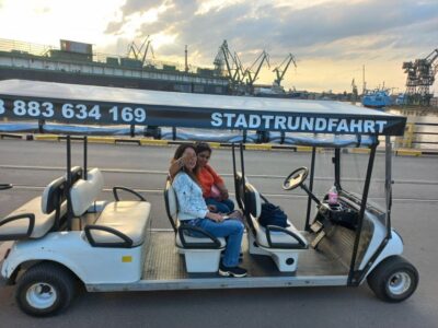 Gdansk: City Sightseeing Tour by Golf Cart/Buggy Guided Tour - Getting picked up in Śródmieście and rolling back to Neptune’s Fountain