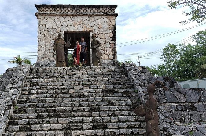 Island Buggy Tour & Mayan Experience - El Mirador: the east coast’s wave-carved rock “eyes”