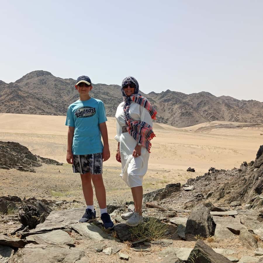 Jeddah Desert Safari: Quad Biking, Camel Farm & Sunset Views - The 60-Minute Quad Bike Ride Across Golden Dunes