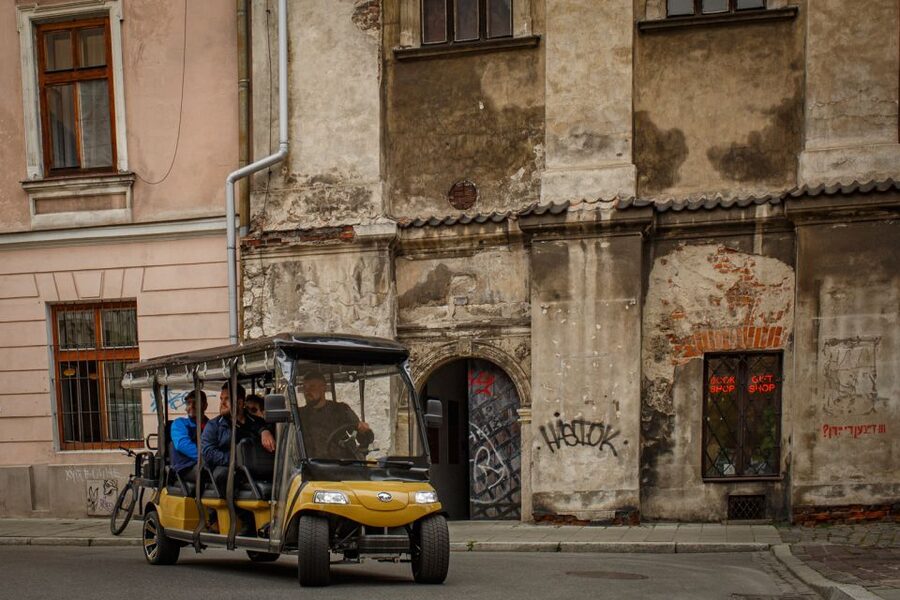 Krakow: City Sightseeing Tour Eco Electric Buggy Golf Cart - Podgórze and the Krakow ghetto: Schindler, the pharmacy, and the wall
