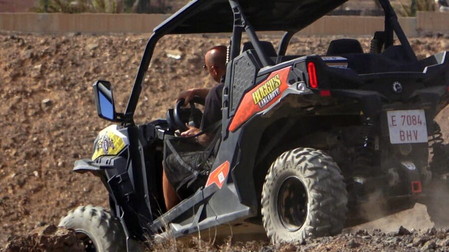 Lanzarote: 3 Hour Buggy Tour with views of the Volcano Park - La Geria wine country and the Timanfaya backdrop