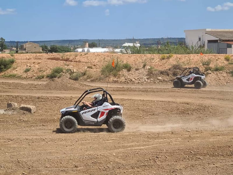 Mallorca Kids Buggy - Your role in the first laps: the adult companion detail that helps