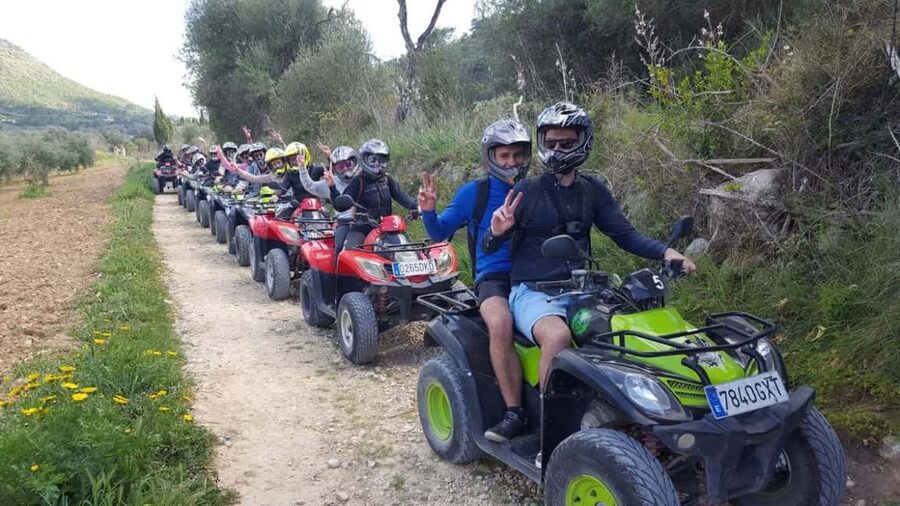 Mallorca: Quad Tour to the top of the mountain & swim - Languages and small-group feel (how the tour stays friendly)