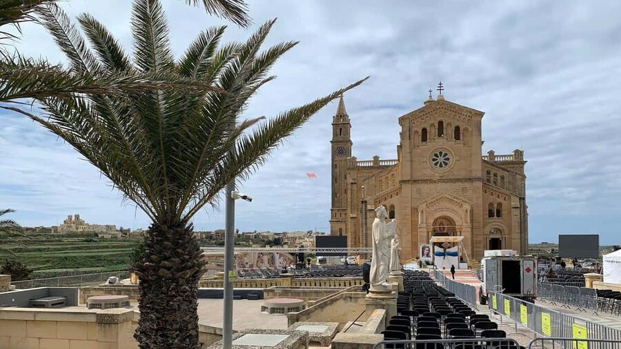 Malta: Gozo Buggy Tour with Lunch, Boat Cruise and Transfers - Calypso Cave and Ġgantija Temples: myths first, then real megalith power