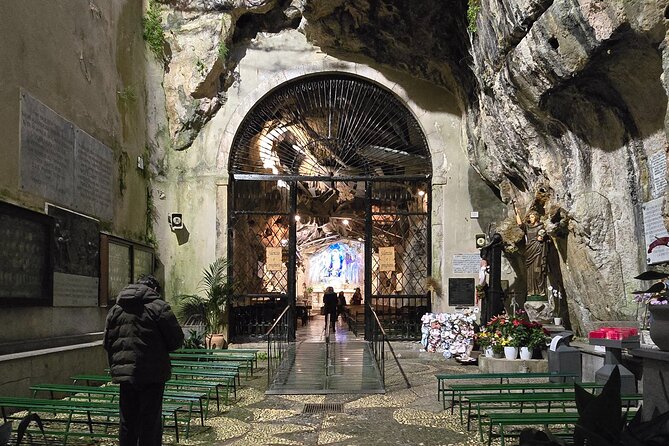 Quad Tour in Palermo: Adventure, Scenery, and Sicilian Flavors - Sicilian flavors on the move: cannoli and pane cunzato