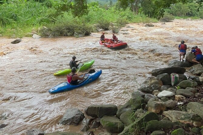 Safety whitewater rafting in Chiangmai by Khampan Rafting - The Grade 2–4 Rapids: What You’ll Feel on the Raft