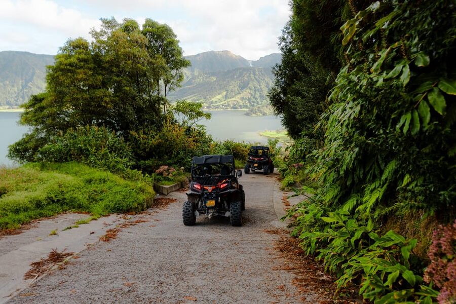 Sao Miguel: Buggy Tour Around Sete Cidades Volcano - Sete Cidades Rim Views: Lakes, Ocean, and Windy Photo Stops