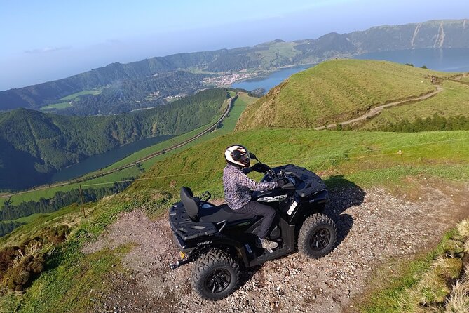 São Miguel: Sete Cidades Quad / Buggy Tour - Getting moving from Pico da Pedra: paved roads, then dirt tracks