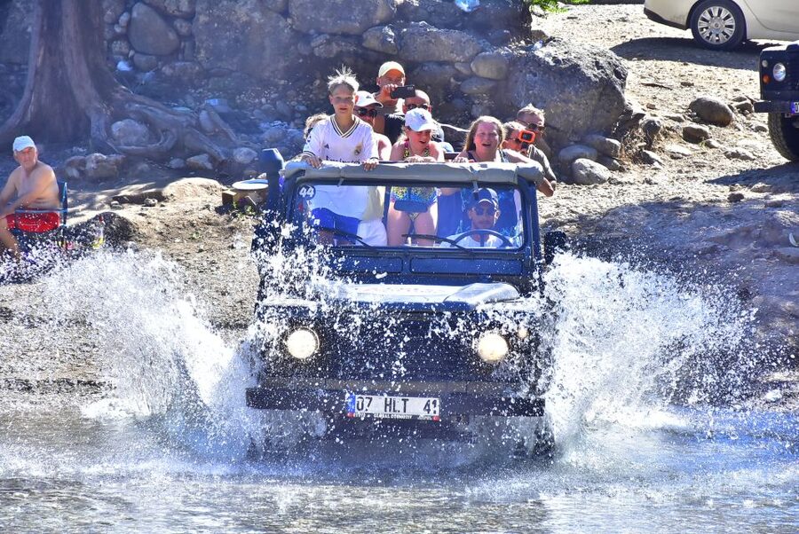 Side/Antalya: Jeep, Buggy, Rafting & Zipline Tour with lunch - Riversdie lunch and the gear-down moment you’ll be glad you earned