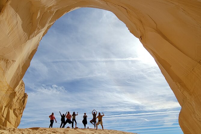 YOU DRIVE!! 5 Hr UTV Peek-a-Boo & Great Chamber Tour - Great Chamber: 1.5 miles round trip through deep sand